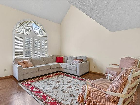4th image of 5392 Pebble Creek Ln #5392