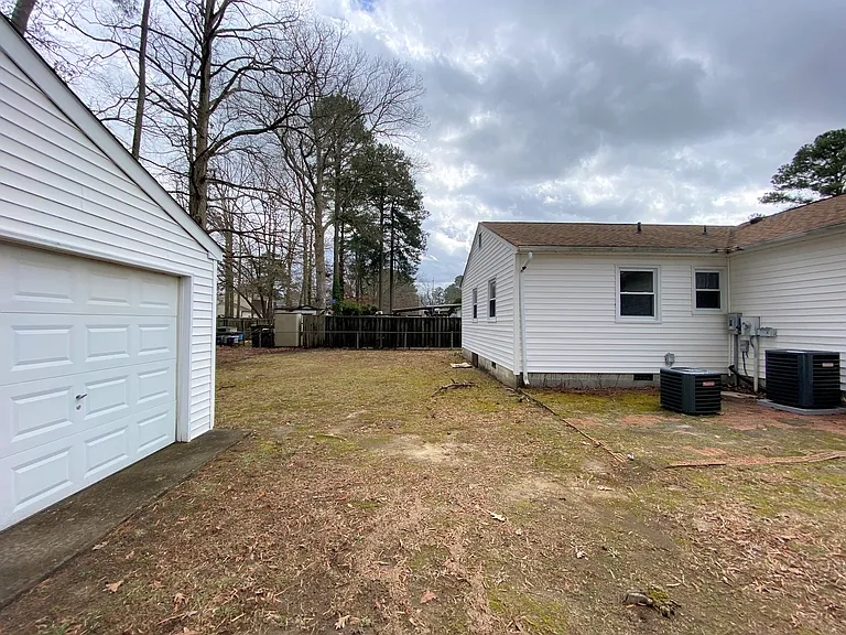218 Mona Dr — Photo 42