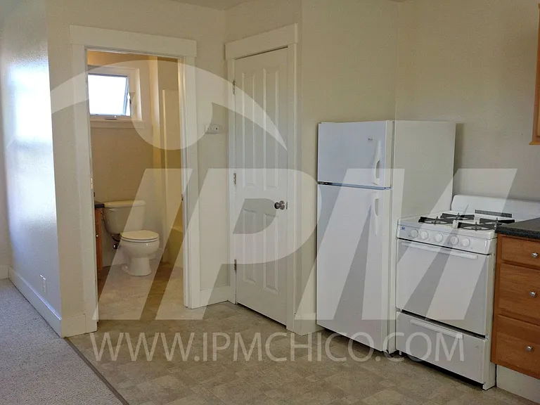 2386 England St — Photo 1