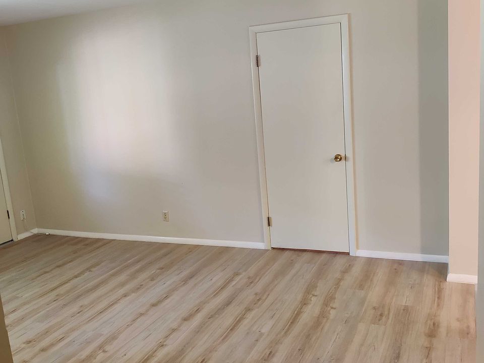 1st image of 1432 E 55th St S #1432