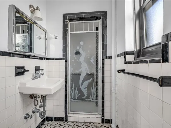 877 Bay Ridge Avenue image 13 of 20