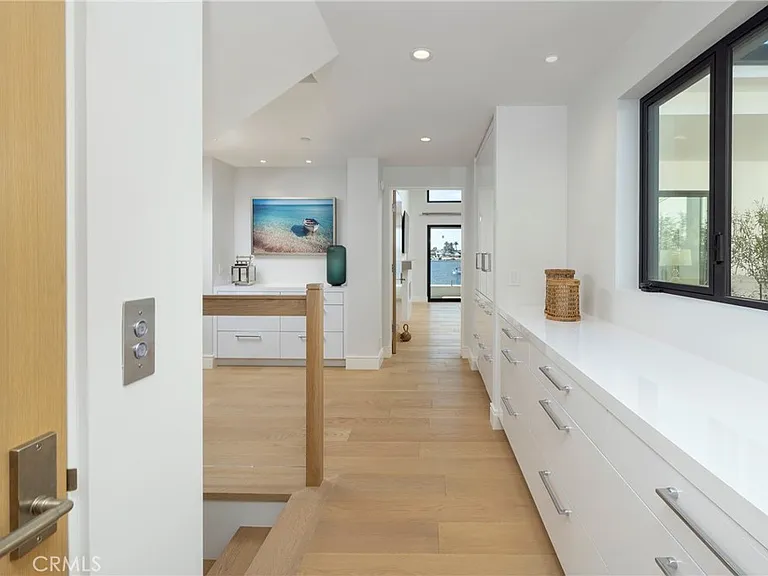 130 S Bay Front — Photo 34