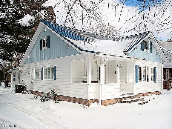 2nd image of 408 Sanborn Ave