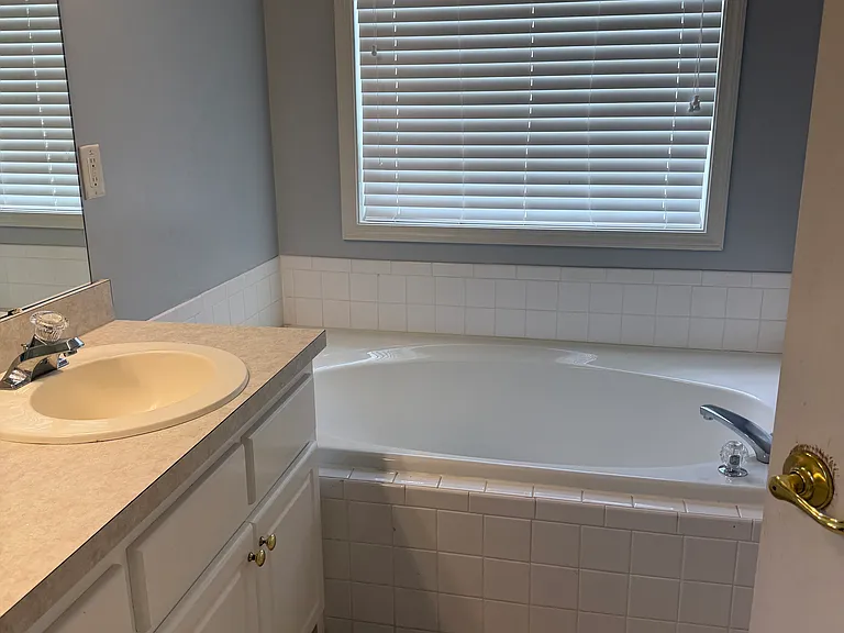 626 Morningside Dr — Photo 5
