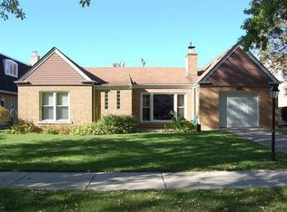 9738 S Hamlin Ave, Evergreen Park, IL 60805