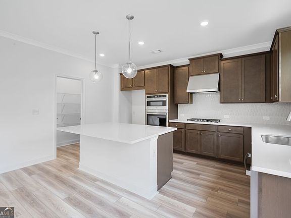 7th image of this home