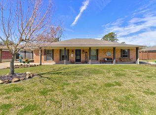217 Live Oak Ln, Pt Arthur, TX 77642