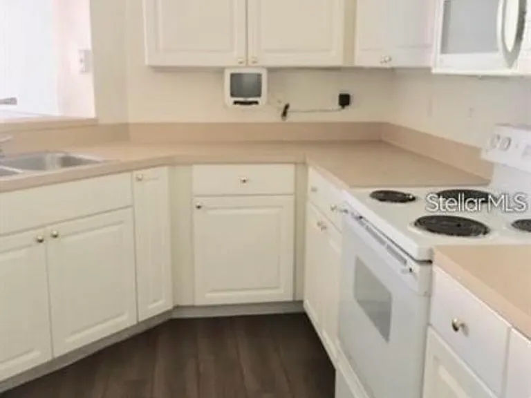 5554 Metrowest Blvd #201 — Photo 6