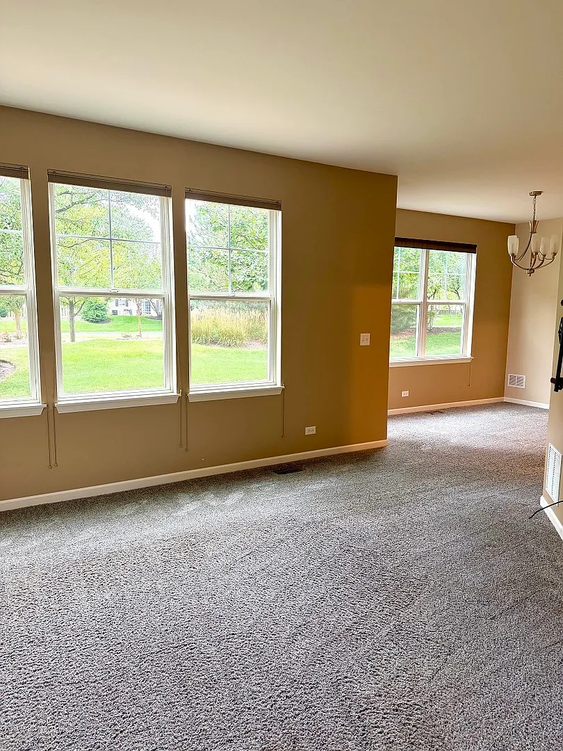 3 bed, 2.5 bath, 1758 sqft, $2,800 — Photo 4