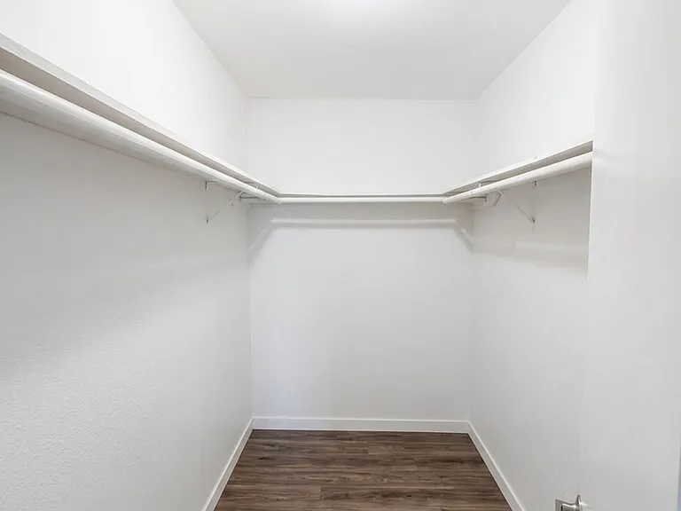Hartley Apartments — Photo 5