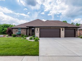 3770 W Stonehinge Dr, Springfield, MO 65807