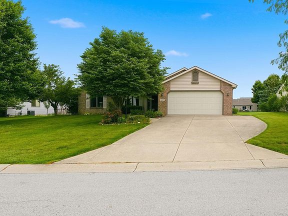 3rd image of 427 Marborough Dr