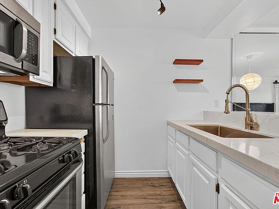 3rd image of 950 N Kings Rd Unit 230