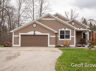 15627 Vine Ave, Spring Lake, MI 49456