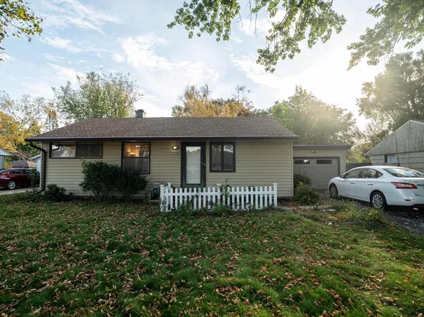7100 N Navajo AVENUE, Glendale, WI 53217