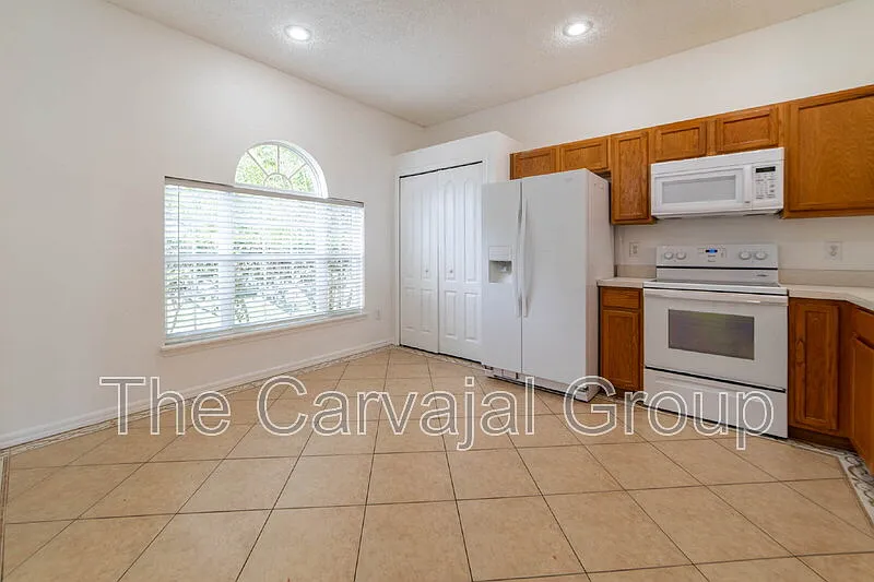 4 bed, 2.0 bath, 1470 sqft, $2,450 — Photo 3