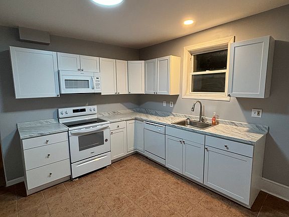 3rd image of 40 W Walter St #A