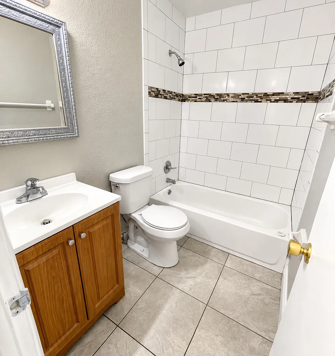 797 W Lancaster Rd — Photo 4