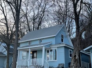 810 E North St, Waukesha, WI 53188