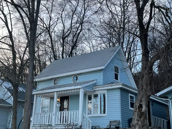 810 E North St, Waukesha, WI 53188