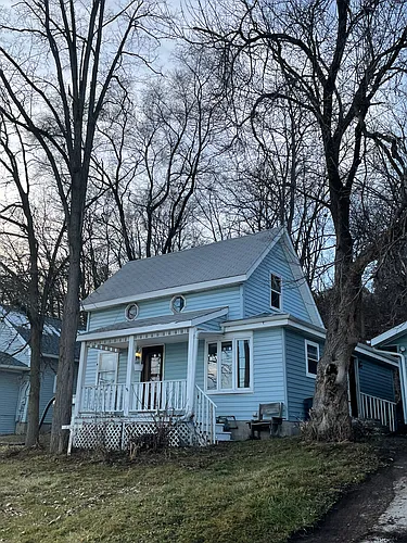810 E North St Photo 1