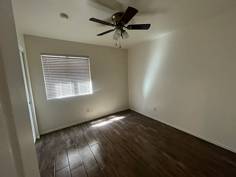 675 W Firehawk Dr — Photo 16