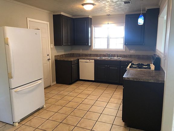 2nd image of 4224 Woodcrest Dr #1