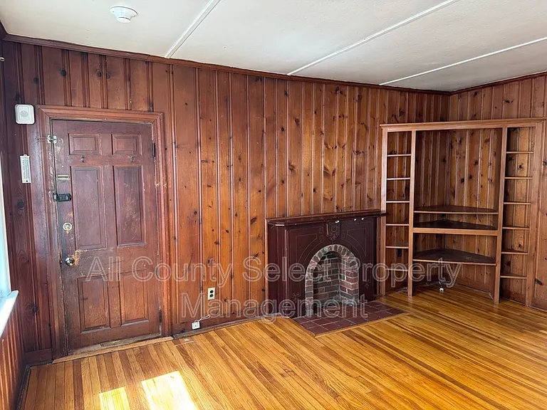 25 Washington St #1 — Photo 4