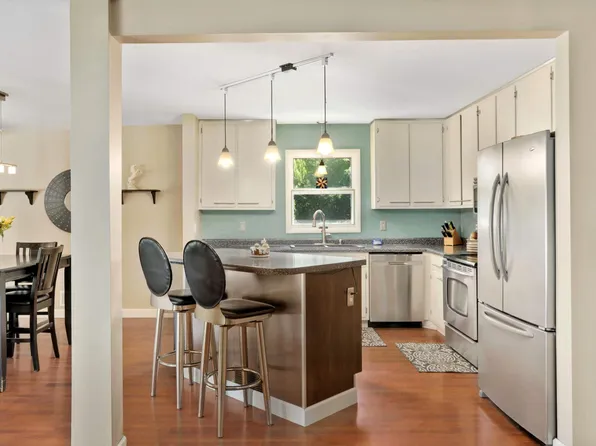 5117 Kimberly Rd, Minnetonka, MN 55345