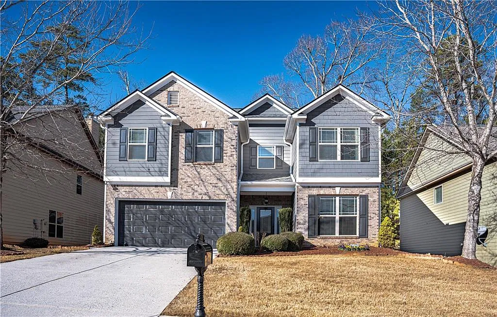 5 bed, 3.5 bath, 3216 sqft, $3,300 — Photo 2