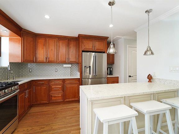 5th image of 2509 86th St #2