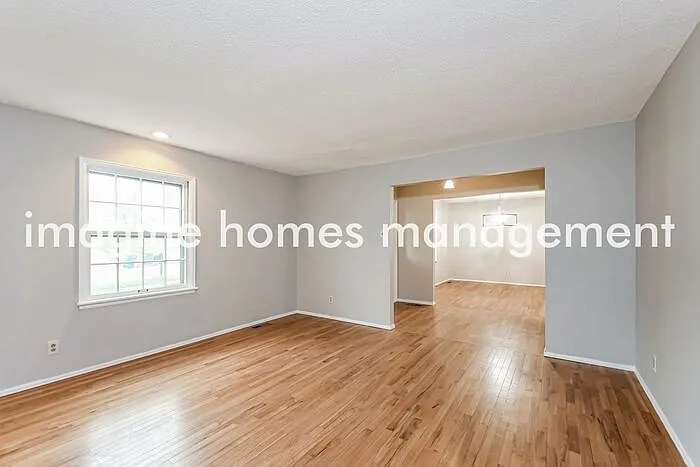 Building Photo - 911 Clayworth Dr