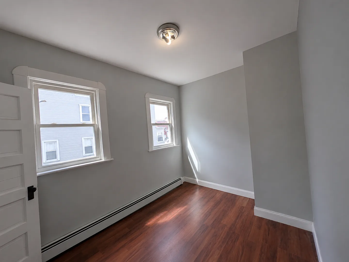 4 bed, 1000 sqft, $1,595 — Photo 4