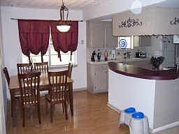 Breakfast area/Kitchen