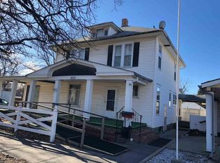 223 S Main St, Newton, KS 67114