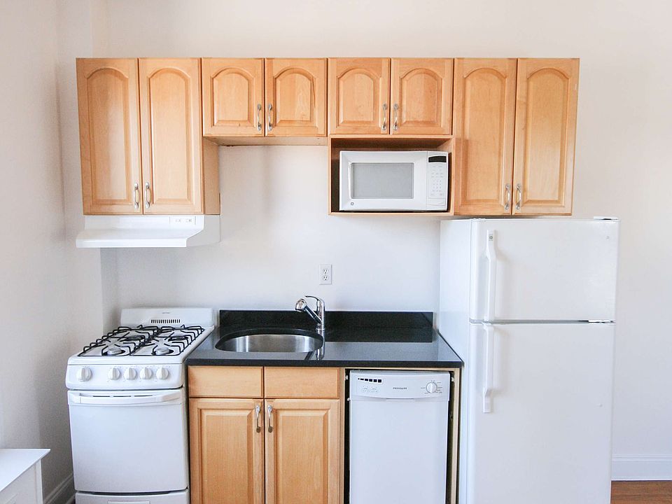 1st image of 19 W 69th St APT 1006