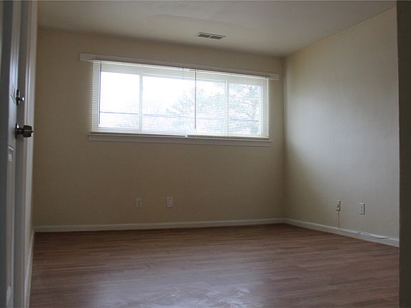4th image of 4651 Denver Ave APT 3