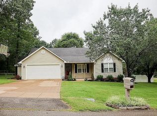 1850 Mulberry Cv, Paris, TN 38242