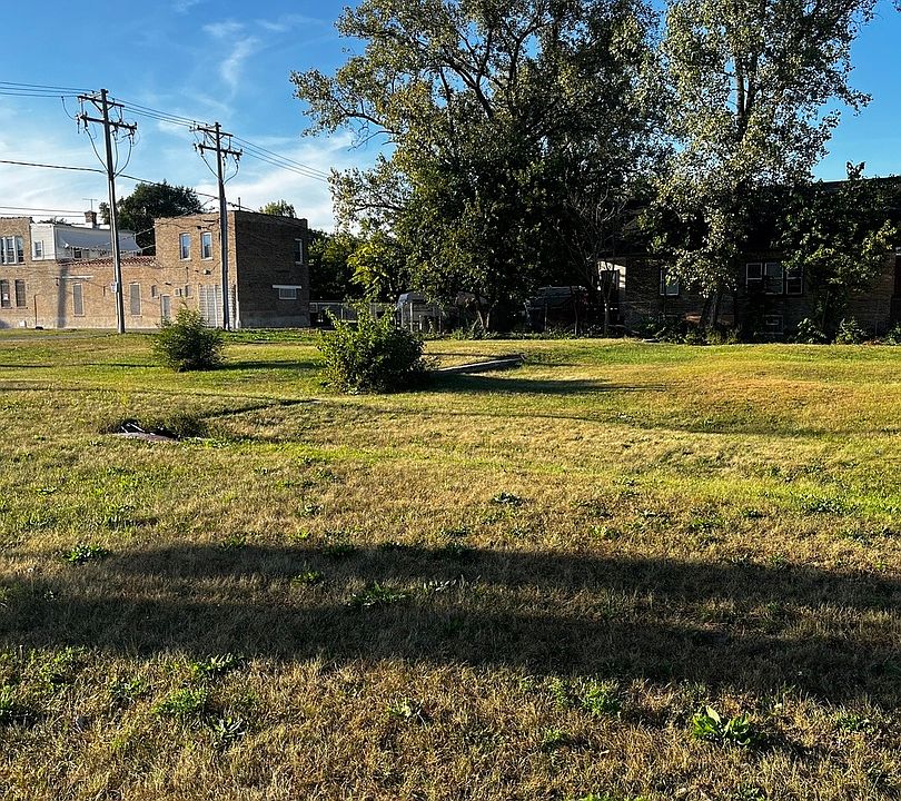 2nd image of 6844 S May St