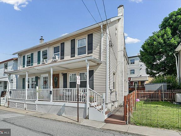 2nd image of 407 Walnut St