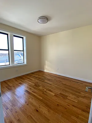 Rented by null | media 8