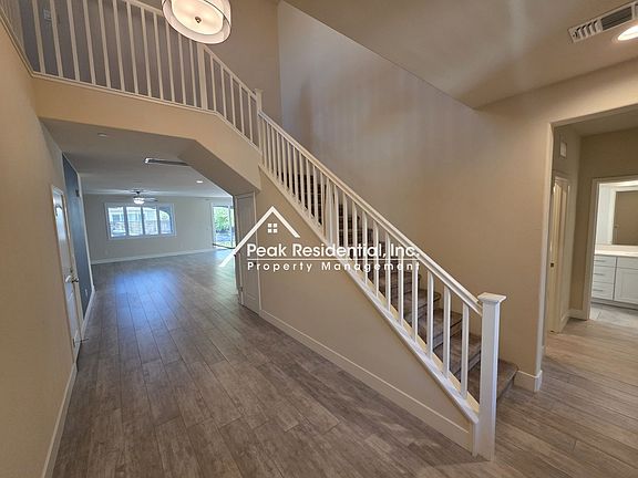 4th image of 12721 Knightsbrook Ave