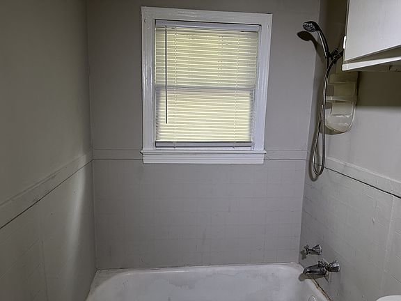 4th image of 4619 W 31st St #4619W31