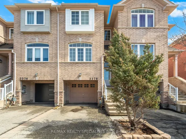 3378 Redpath Cir, Mississauga, ON L5N 8R1