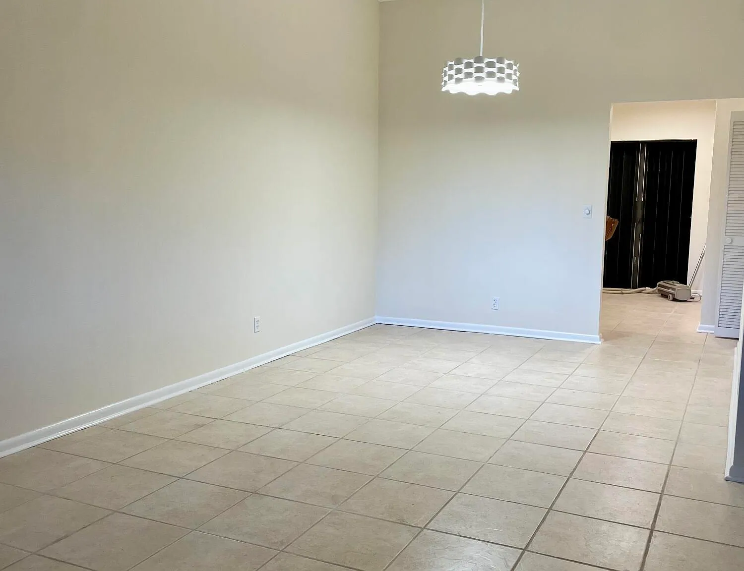 2 bed, 2.0 bath, 1026 sqft, $2,000 — Photo 4