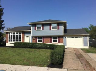 15 Green Tree Rd, Stratford, NJ 08084