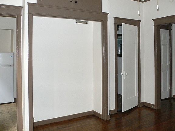 5th image of 902 Poli St APT 103