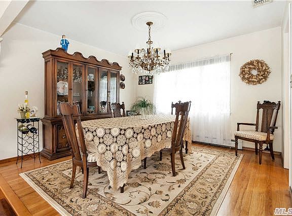 4th image of 3815 Hahn Ave