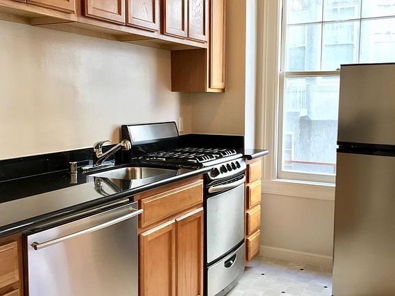 4th image of 2070 Pacific Ave APT 204