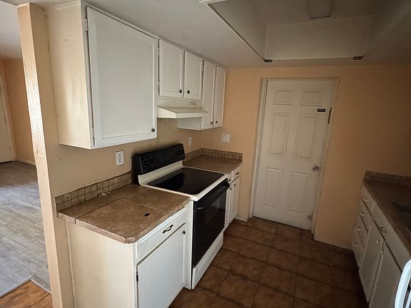2nd image of 2513 E Kings Ave Unit 1